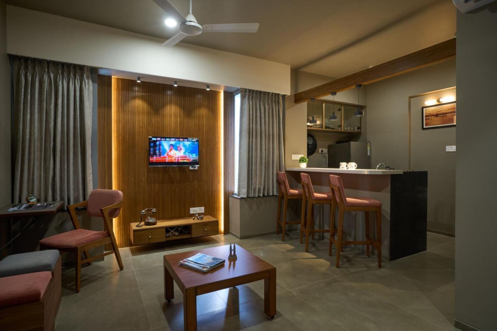 Serenity Homes โกลฮาปูร์ ภายนอก รูปภาพ